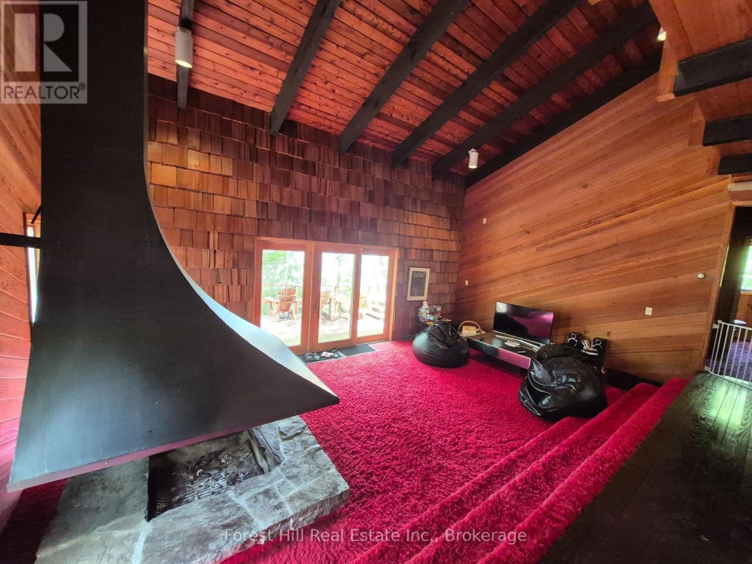 160 West Point Sands Road, Mary Lake