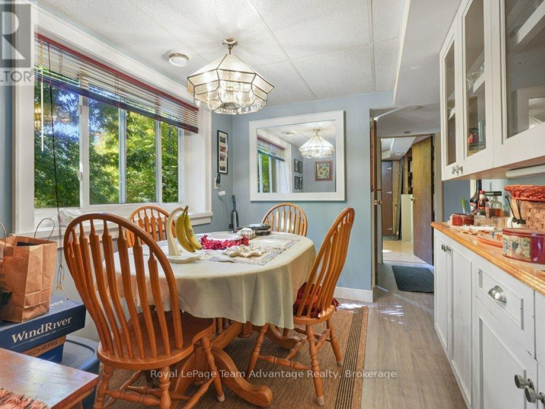 18 HORSESHOE LAKE ROAD, 