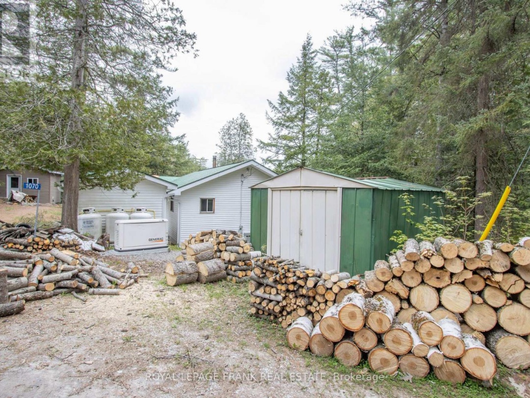 1070 Towering Oaks Trail, Gull Lake