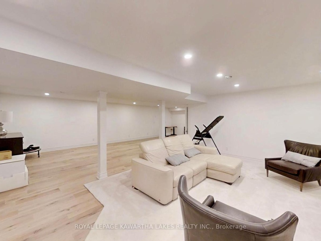 427 LINDEN VALLEY ROAD, 