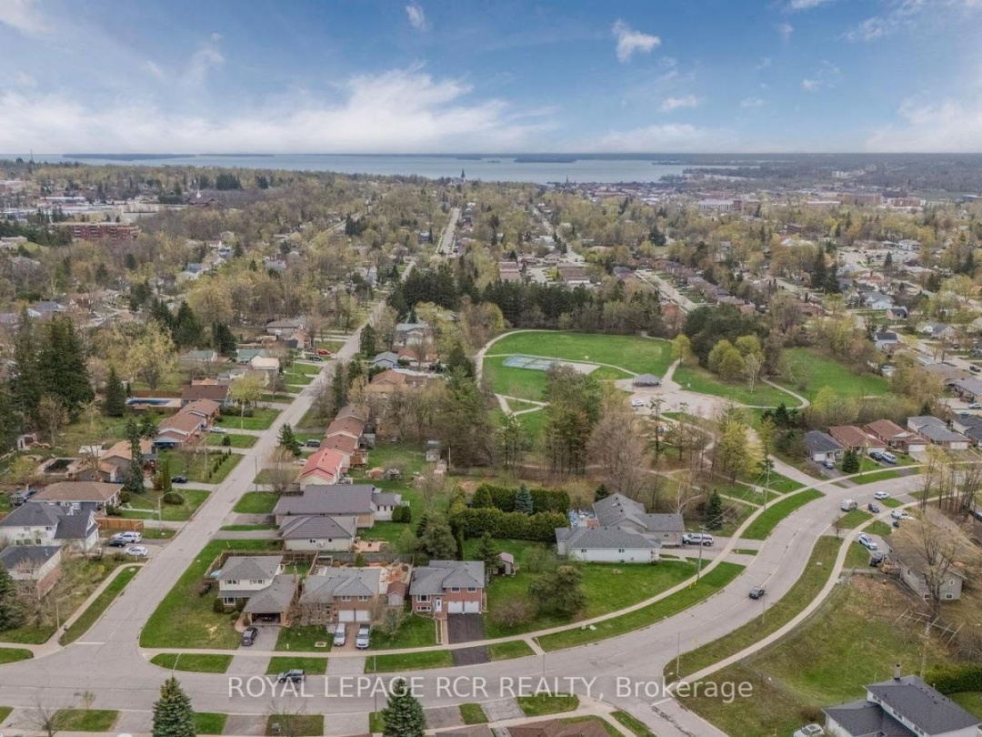 80 Woodside Drive, Orillia