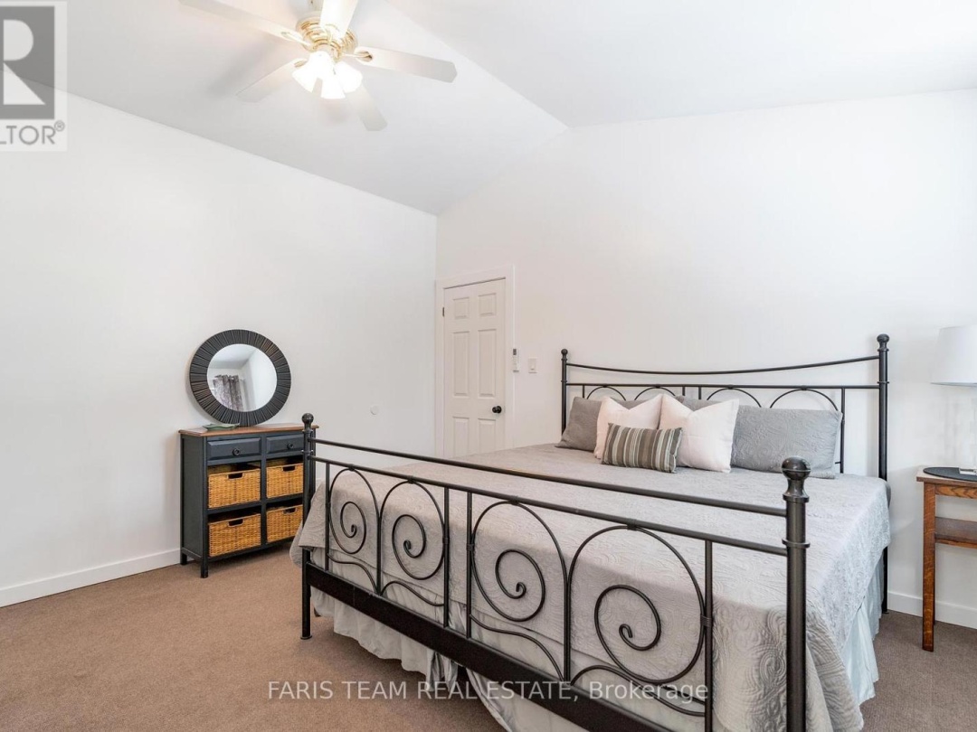 238 Robins Point Road, Georgian Bay