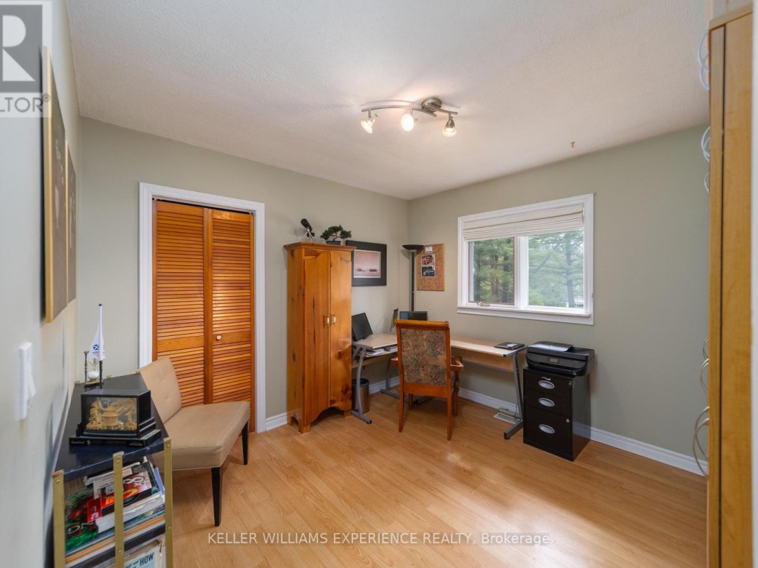 1936 Peninsula Point Road, Sparrow Lake