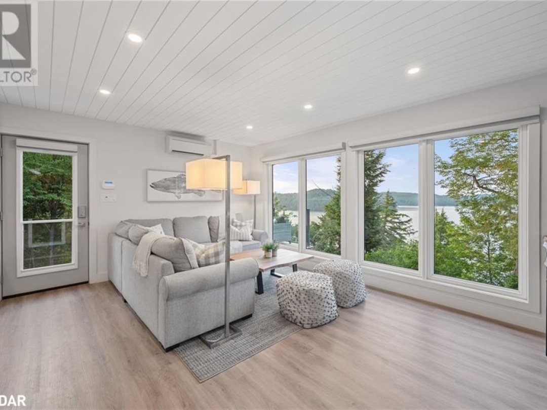 124 CLAREN CRESCENT Crescent, 