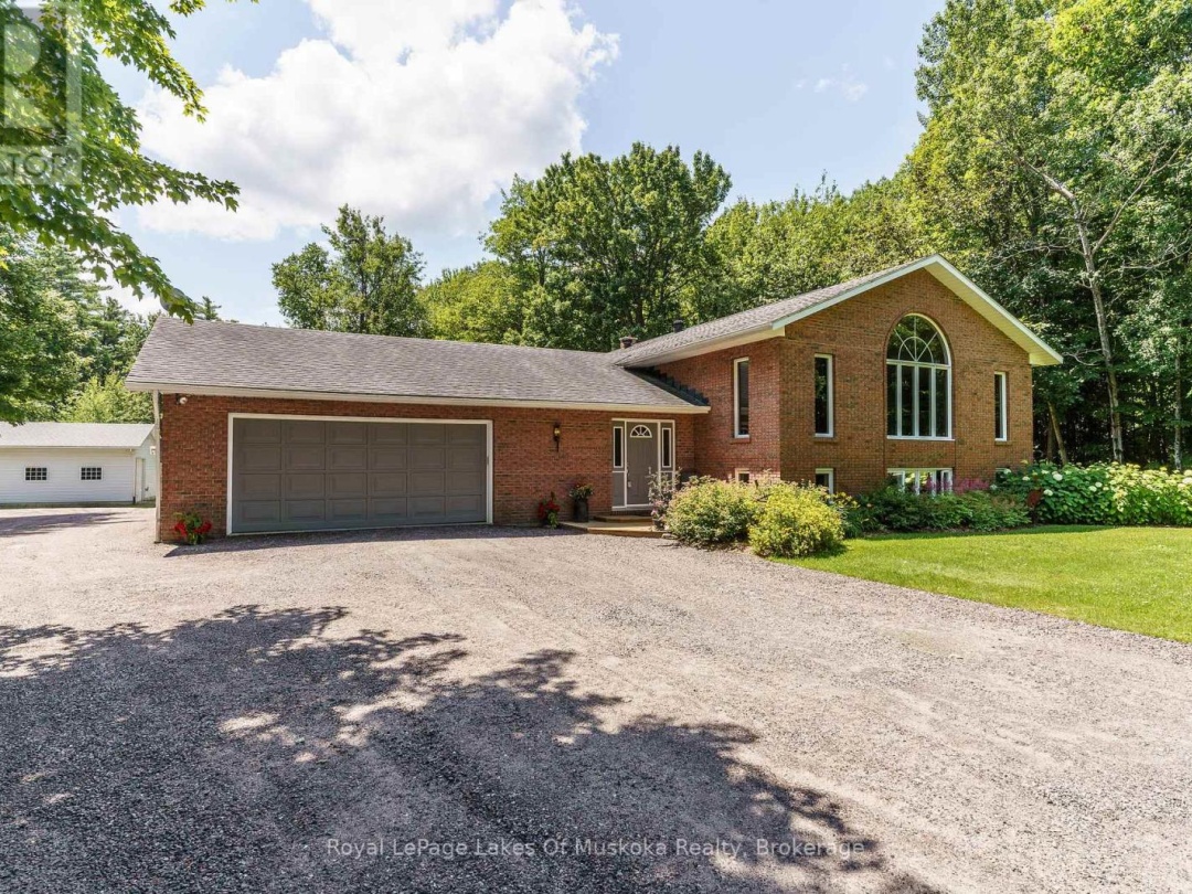 1020 AMELIA CRESCENT, 