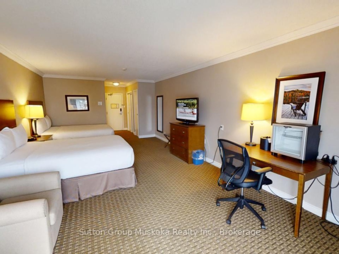 402 - 402 BAYSHORE - DEERHURST DRIVE, 