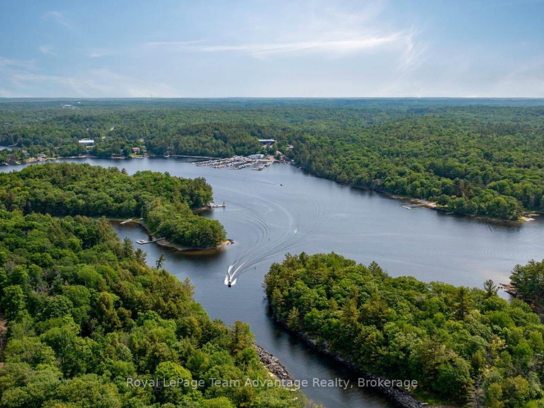 24 B717 ISABELLA ISLAND, 