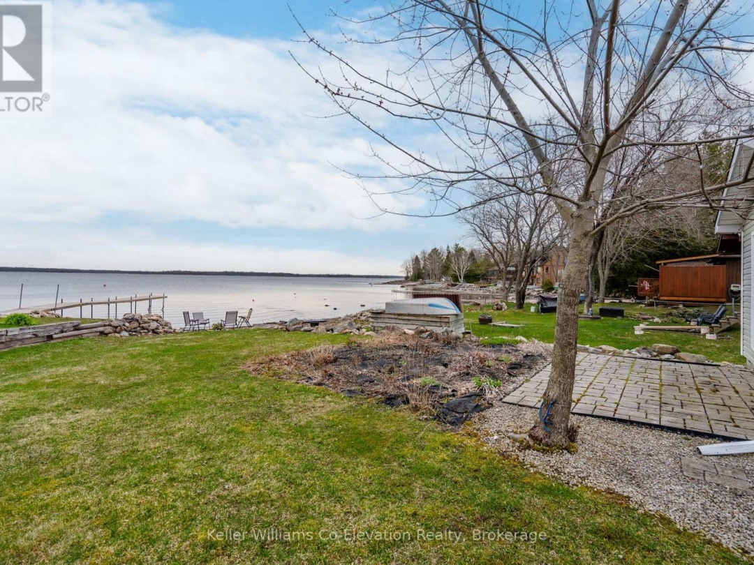 220 Robin's Point Road, Georgian Bay