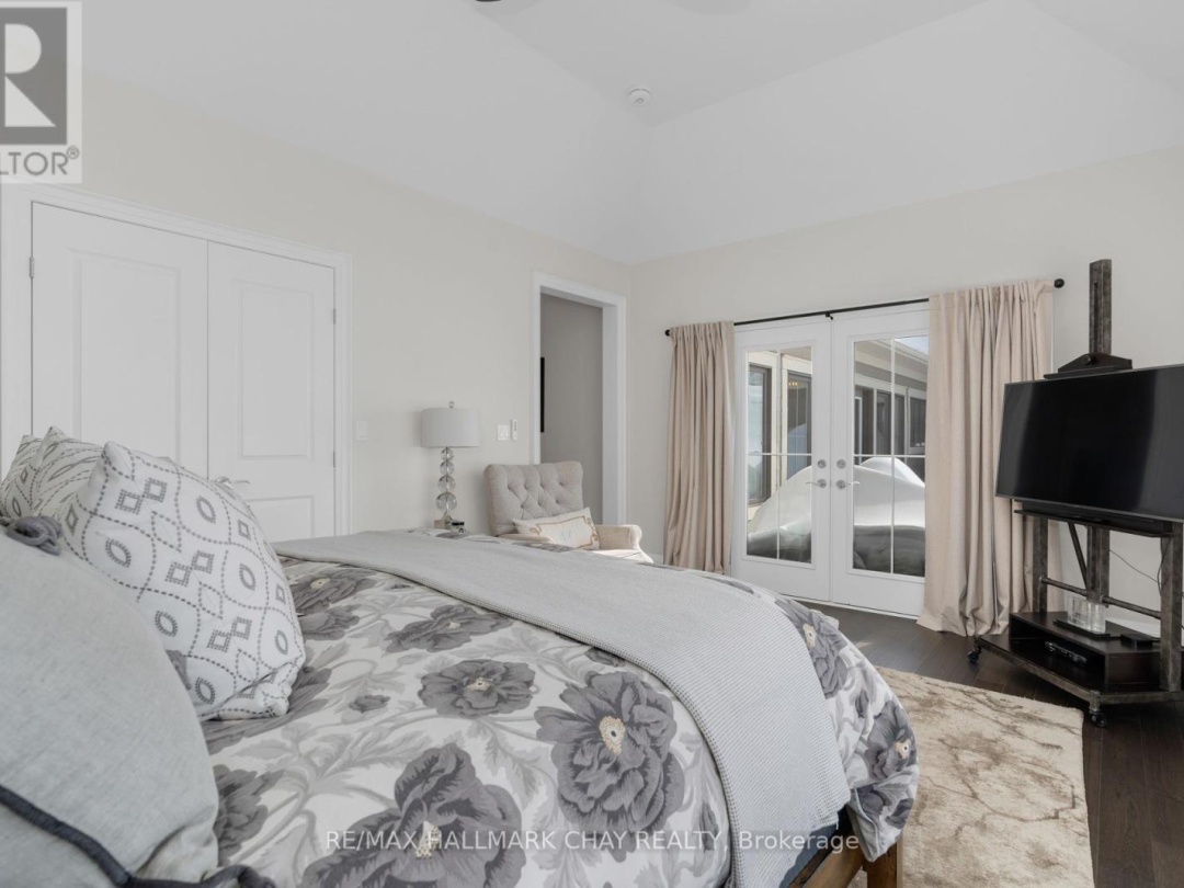 12 Thoroughbred Drive, Oro-Medonte