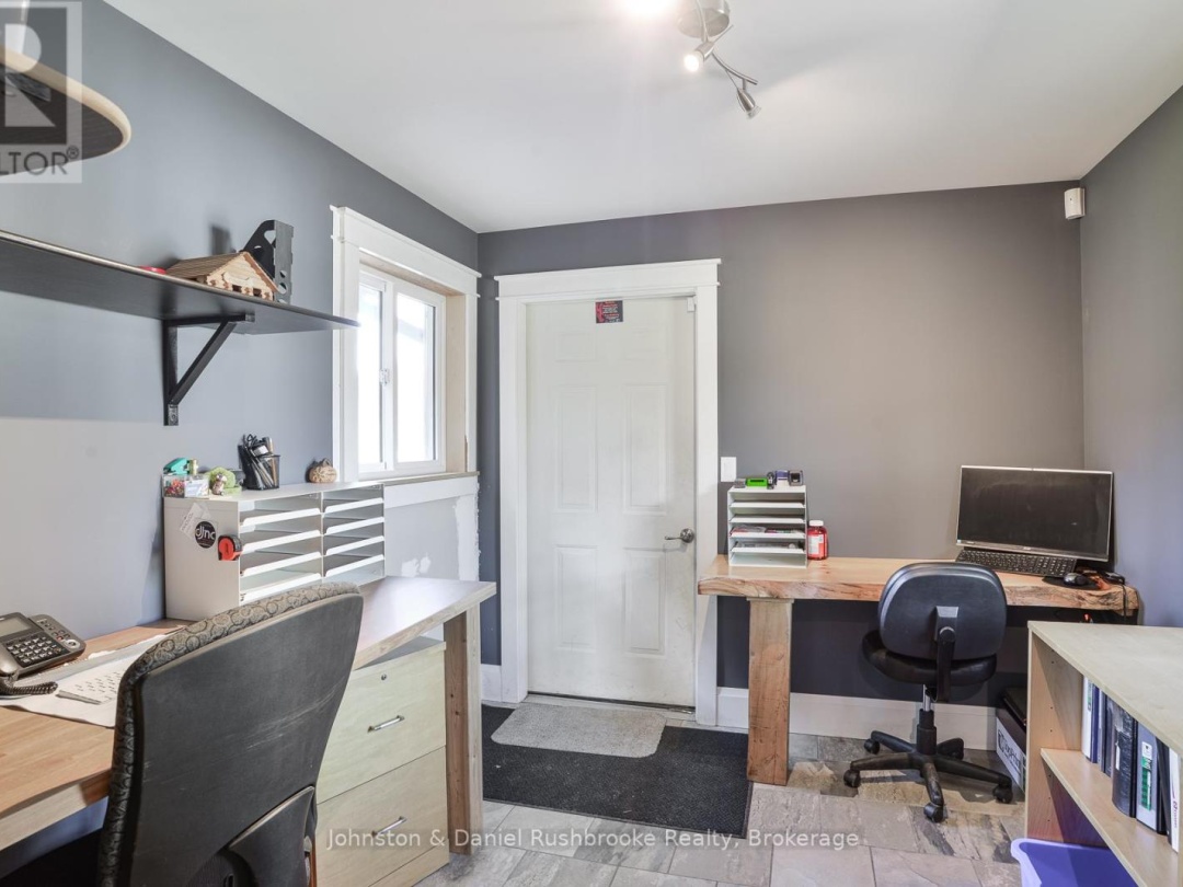 1422 MUSKOKA RD 118 ROAD W, 