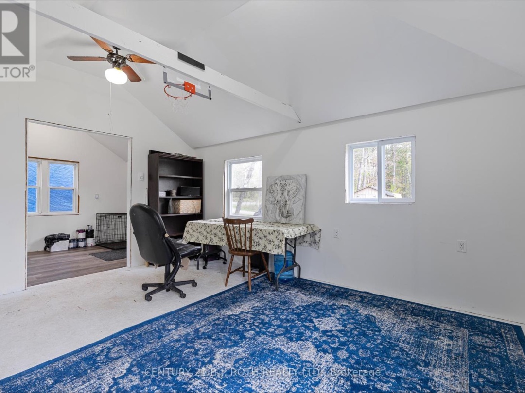 2100 HONEY HARBOUR ROAD, 