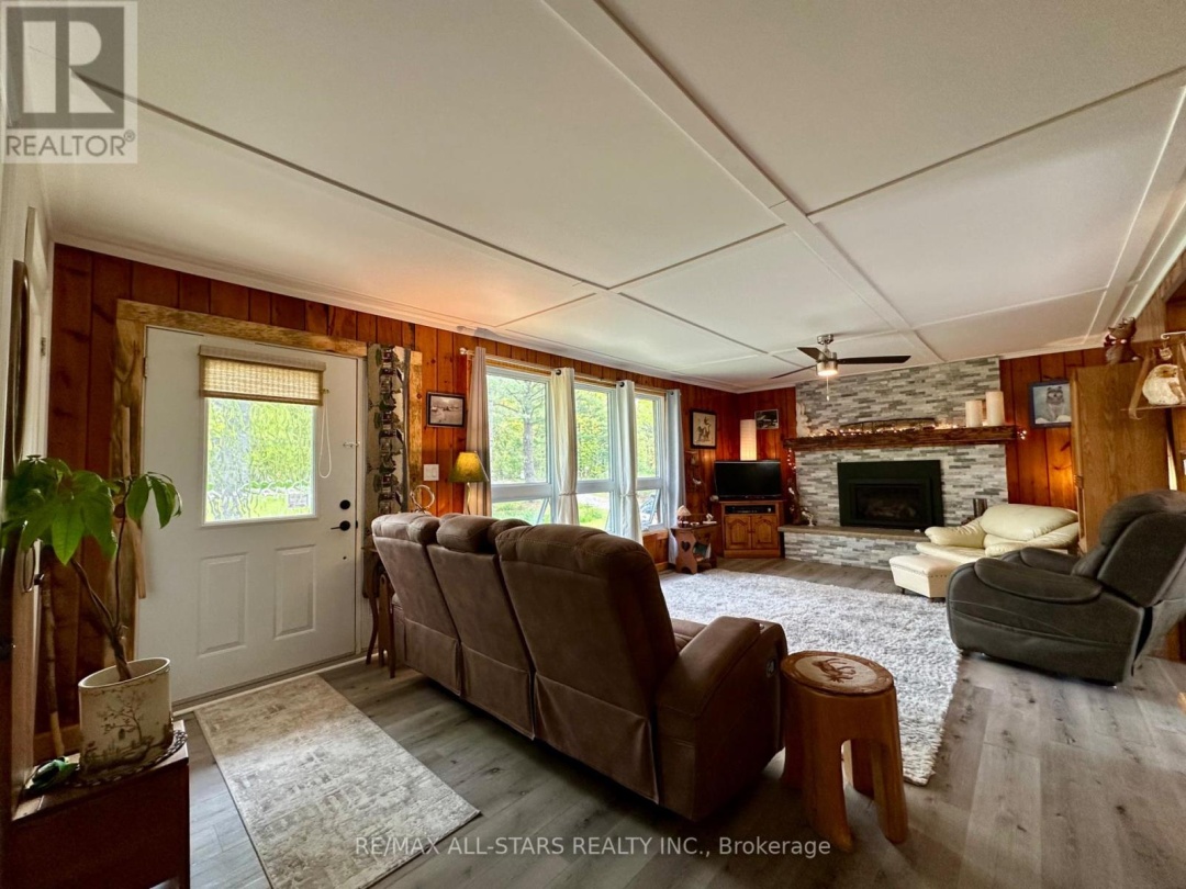 71 Laxton Twp 4Th Line, 
