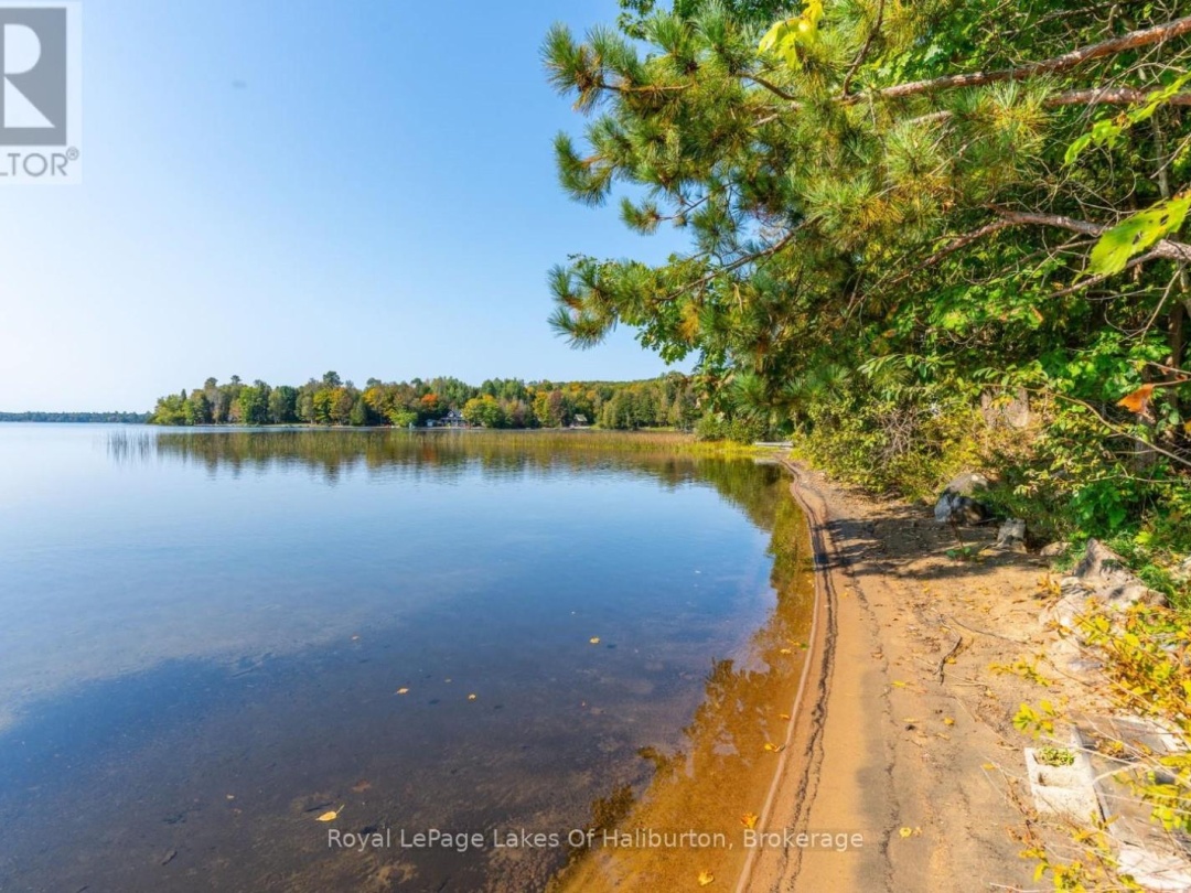 1070 Frank's Lane, Maple Lake