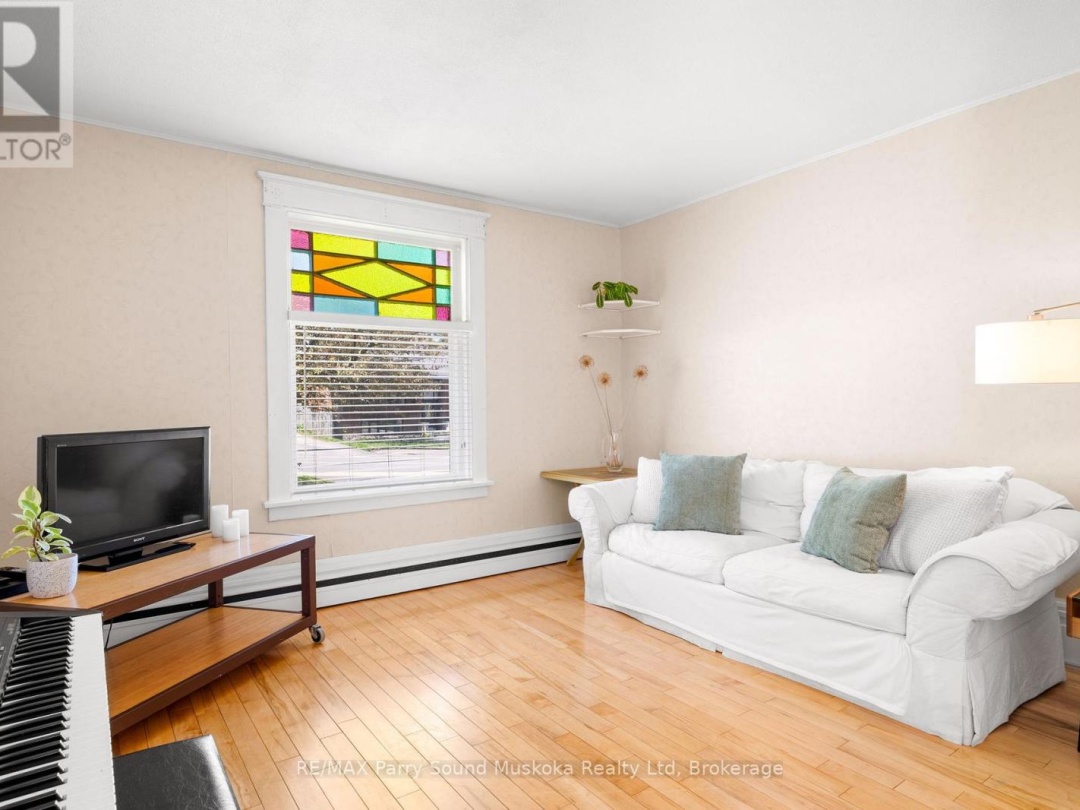17 Waubeek Street, Parry Sound