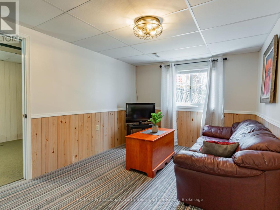 1053 Mink Road, Long Lake