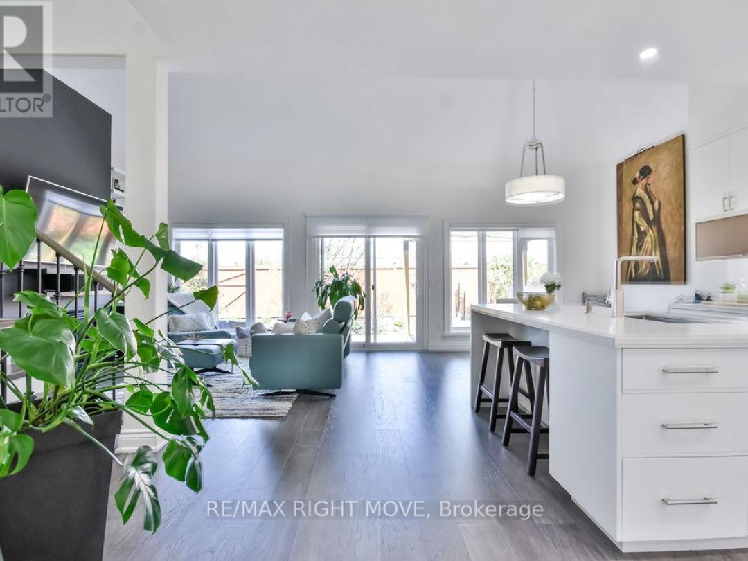 28 10 Invermara Court, Lake Simcoe
