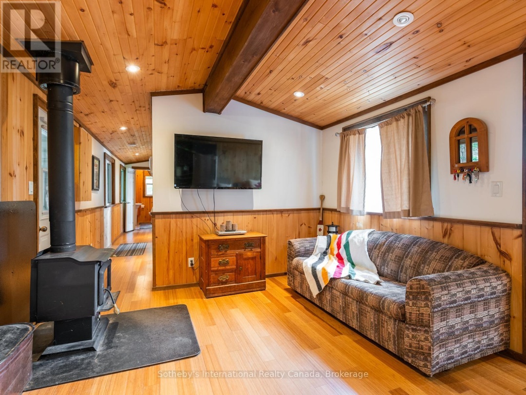 1040 KAHSHE LAKE, 