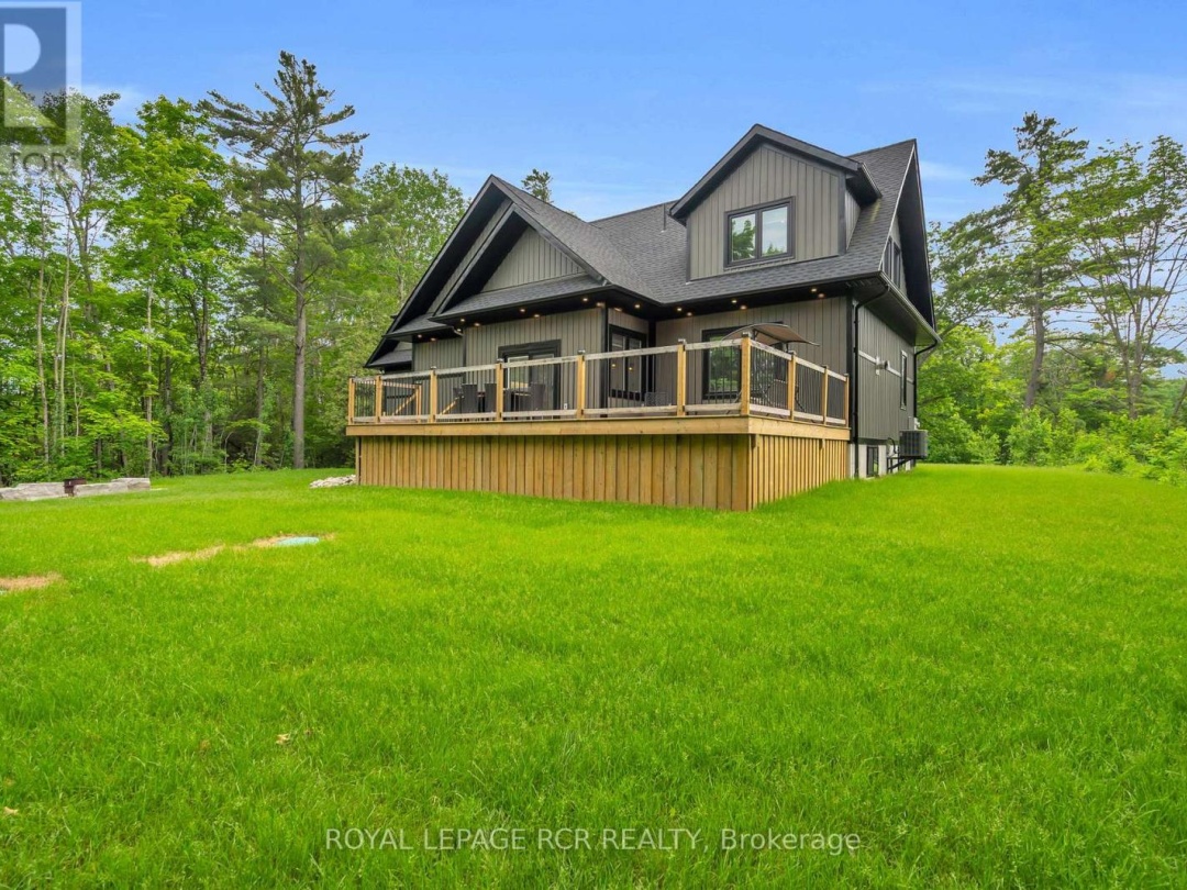 2360 HONEY HARBOUR ROAD, 