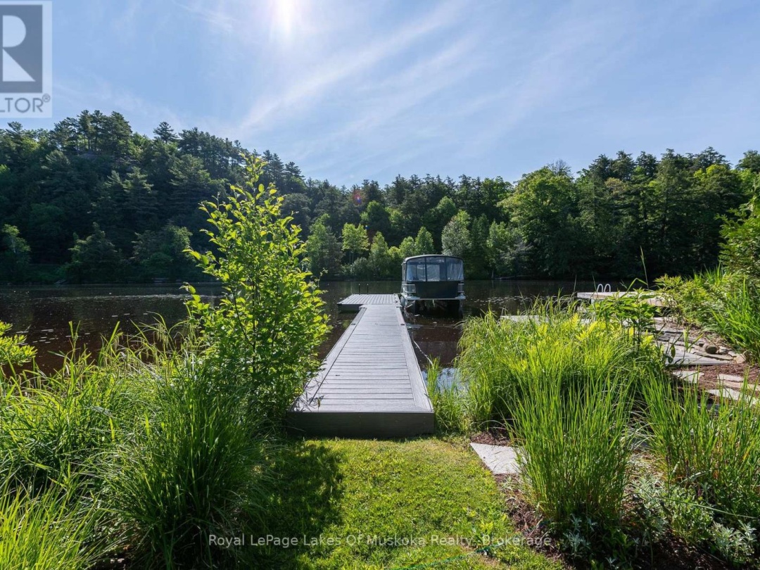 9 MOUNTVIEW AVENUE, 