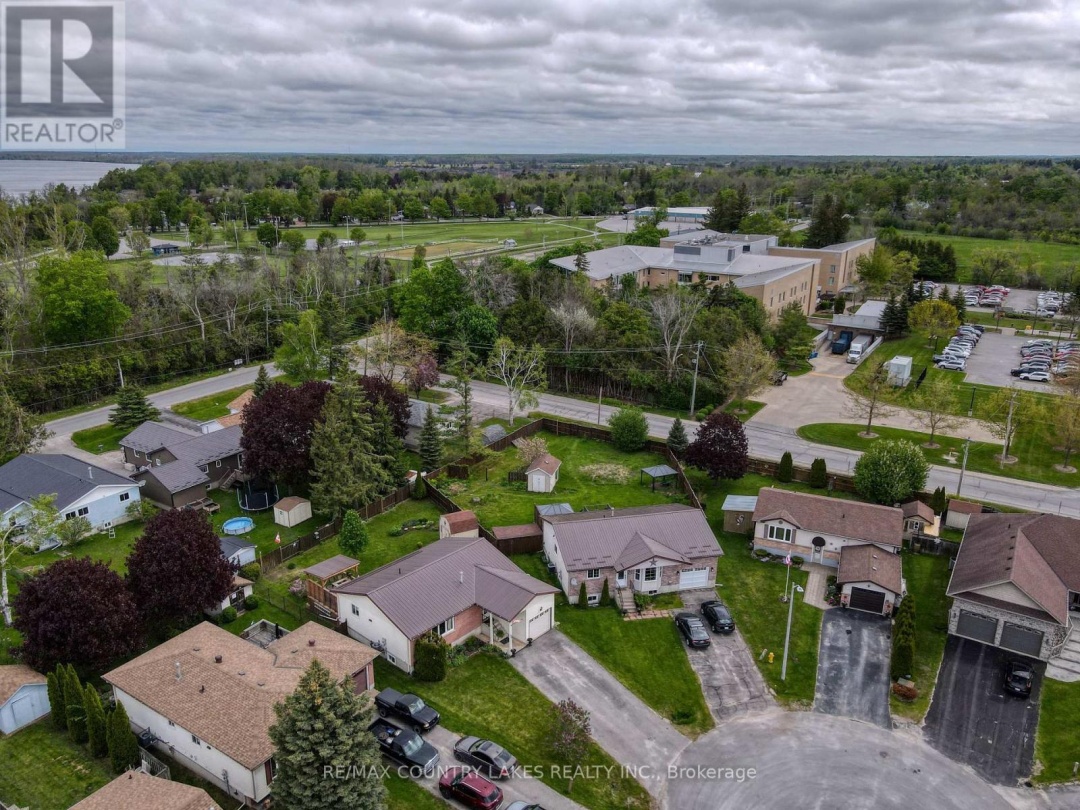 86 Beechwood Avenue, Lake Simcoe