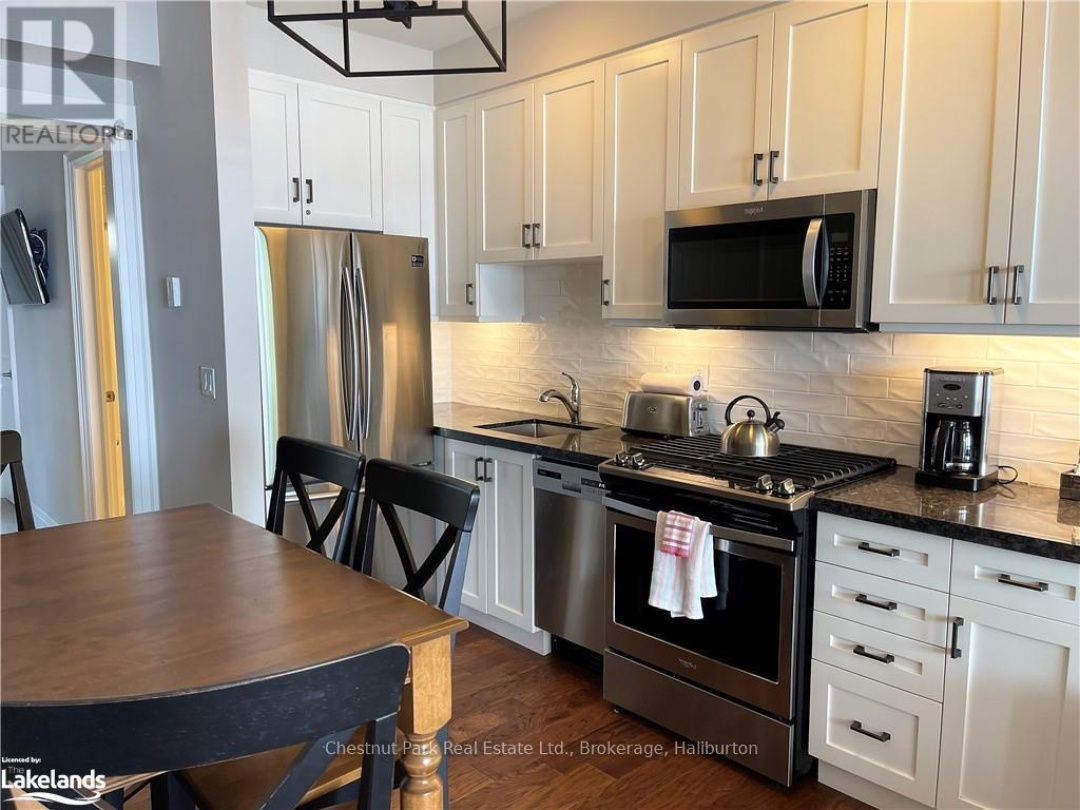4 - 1869 MUSKOKA DISTRICT ROAD 118 WEST, 
