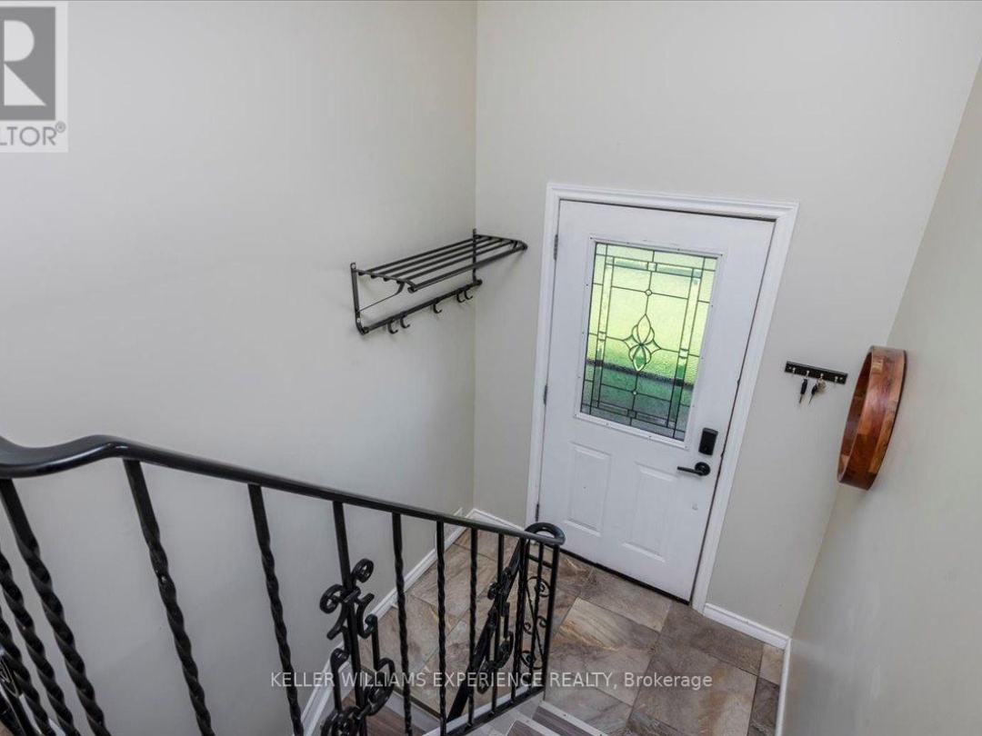 35 CHAMPLAIN CRESCENT, 