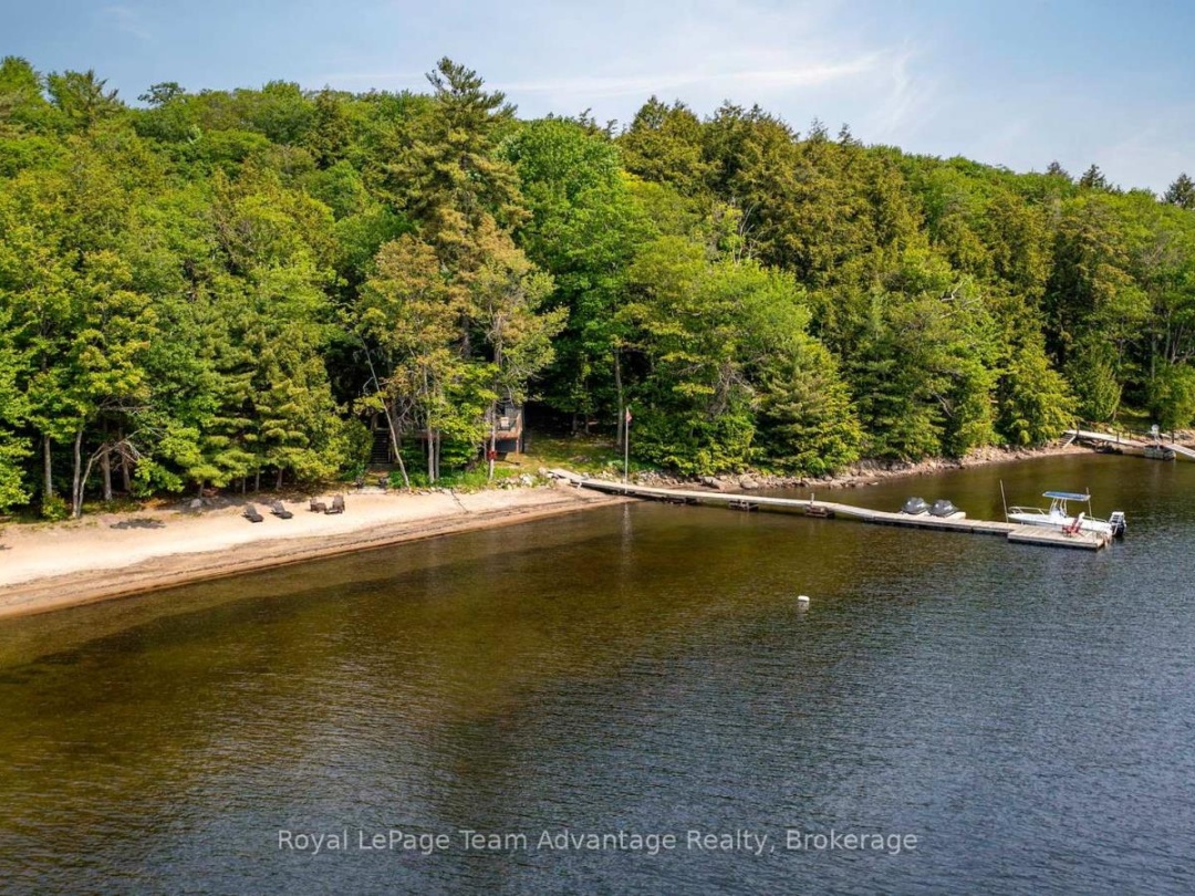 24 B717 ISABELLA ISLAND, 