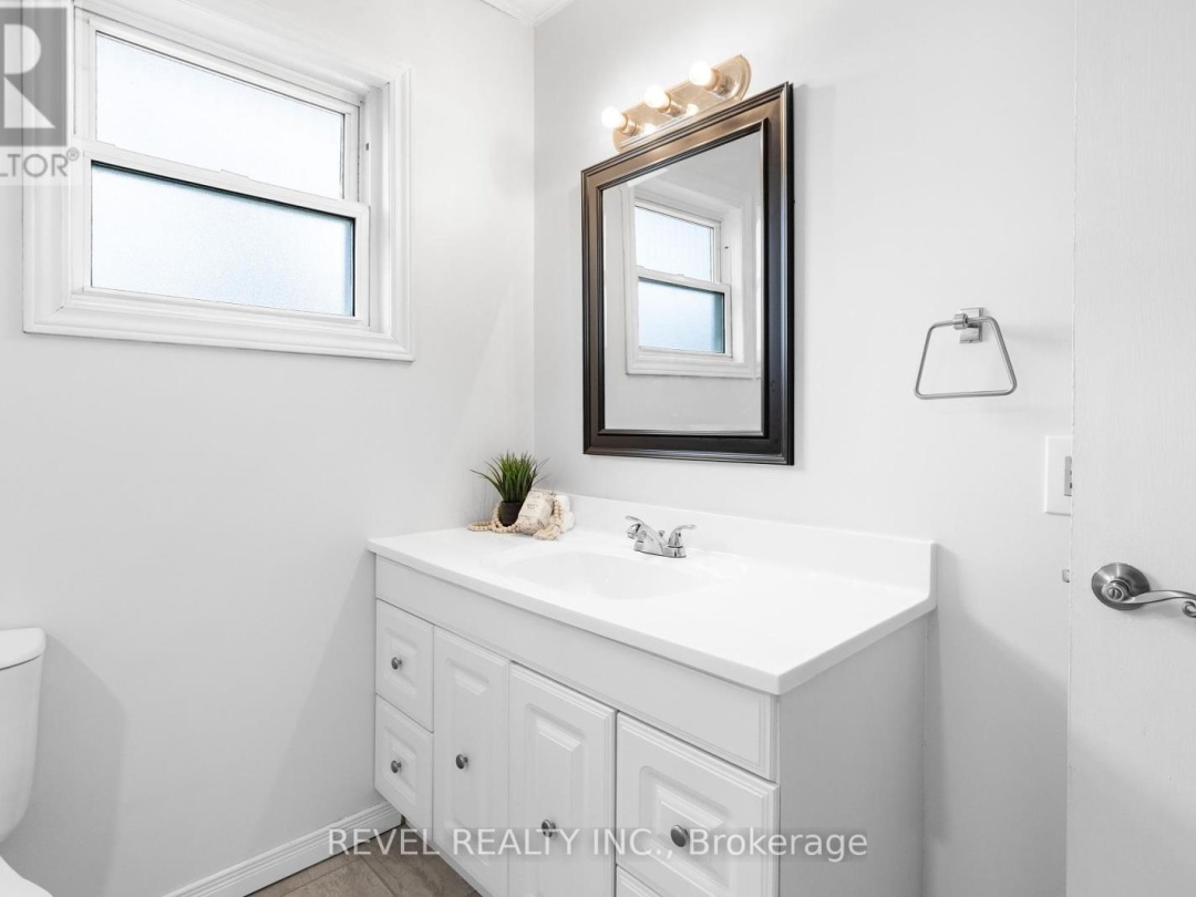 883 CENTENNIAL PARK ROAD, 