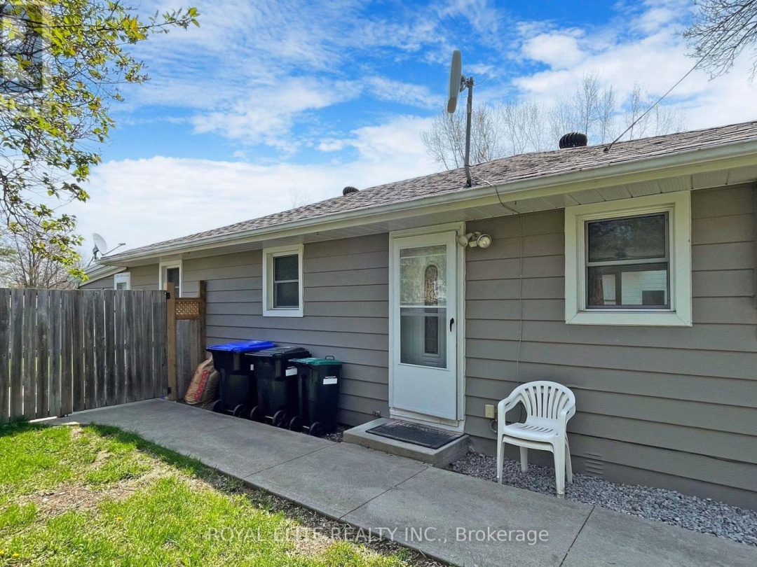 3965 HILLTOP ROAD, 