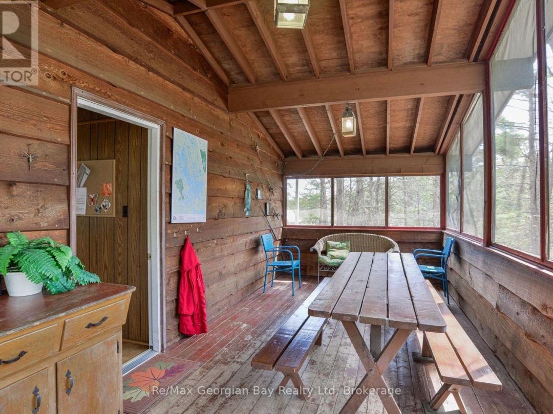 214 Trans Canada Bay Road, Six Mile Lake