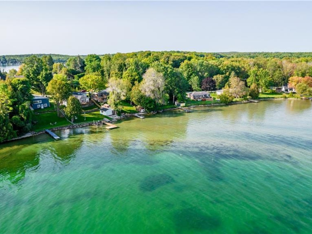47 MOON POINT Drive, Lake Simcoe