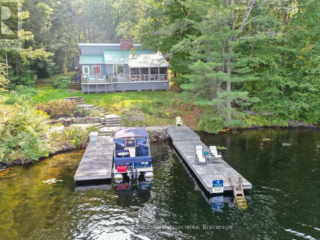 1029 LAKESHORE DRIVE, Lake Muskoka