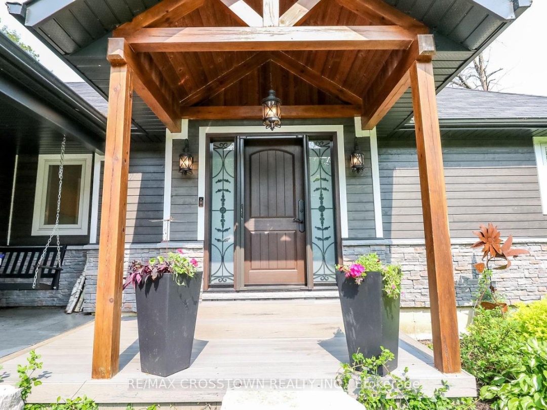 241 Eight Mile Point Road, Lake Simcoe