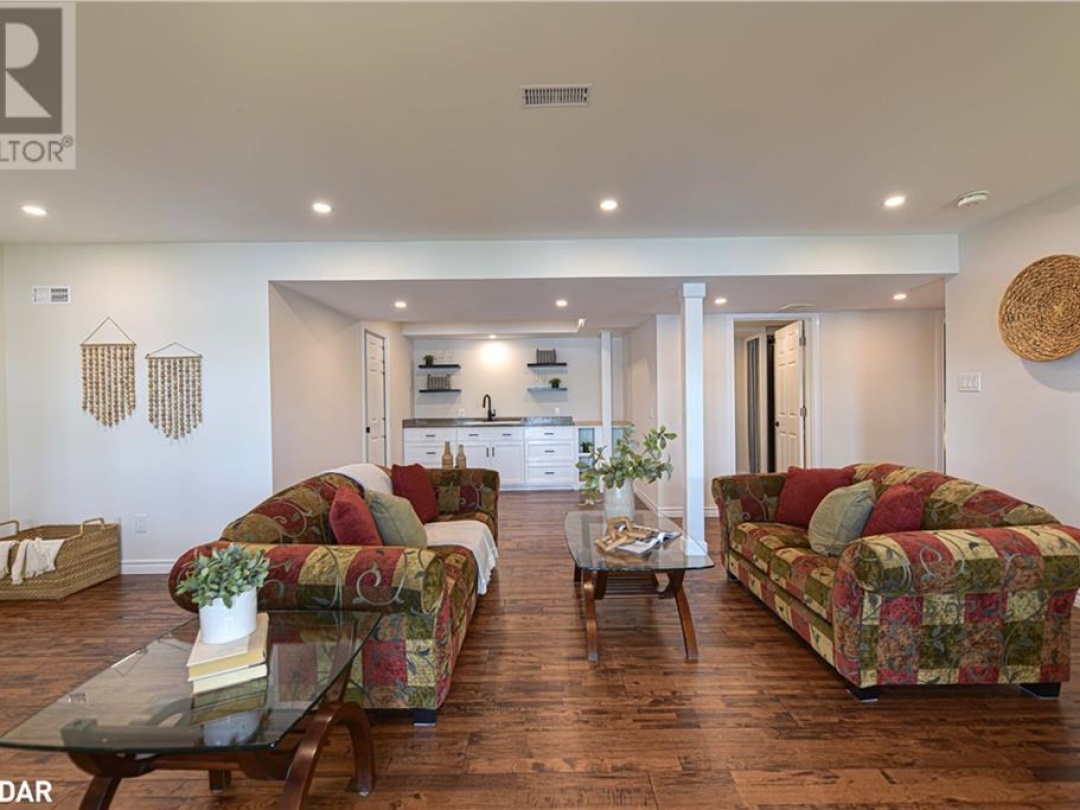 1007 1100 Road, 