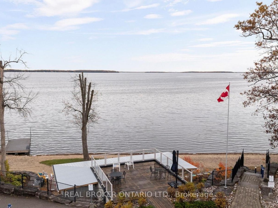 3315 BEACH CLUB BOULEVARD, 