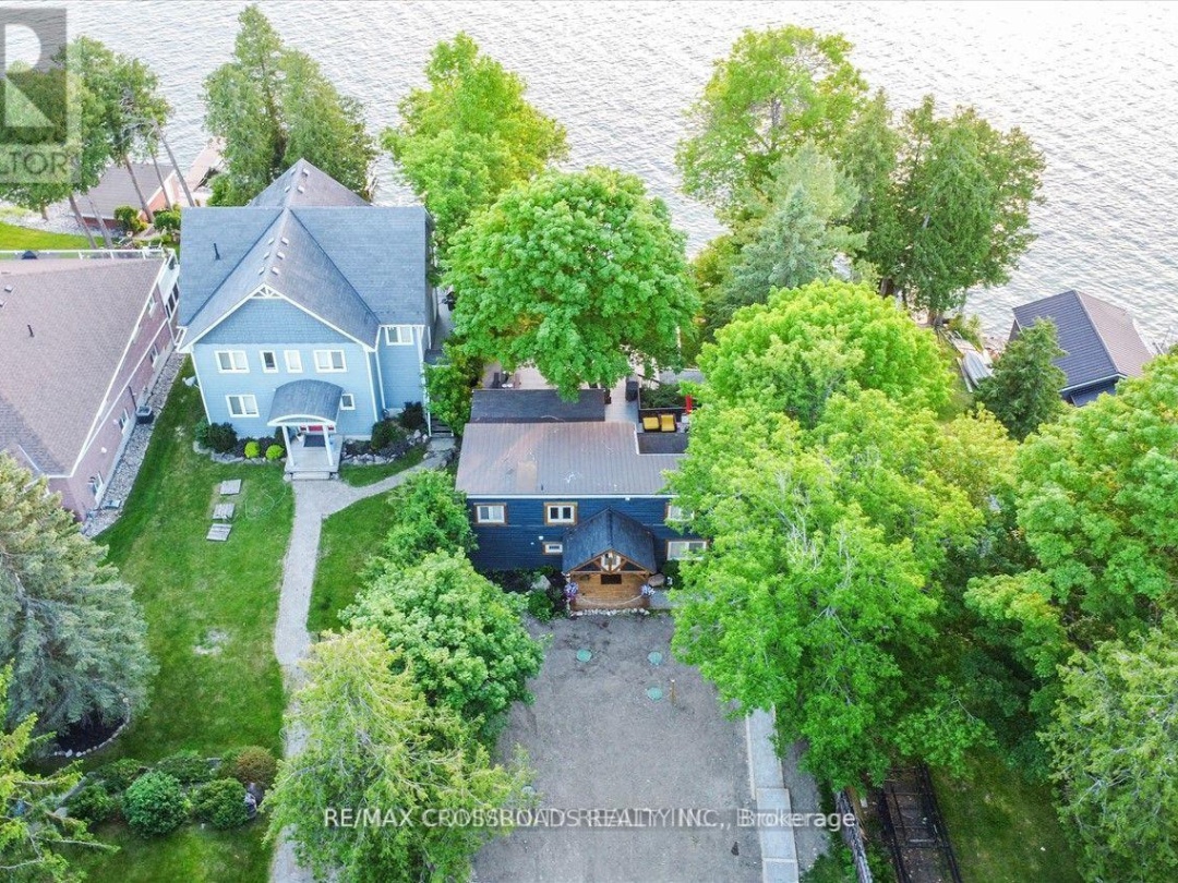 5794 Victoria Park Road, 