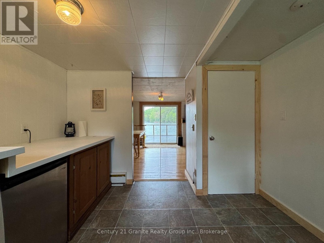 1036 Shirleys Road, Haliburton Lake