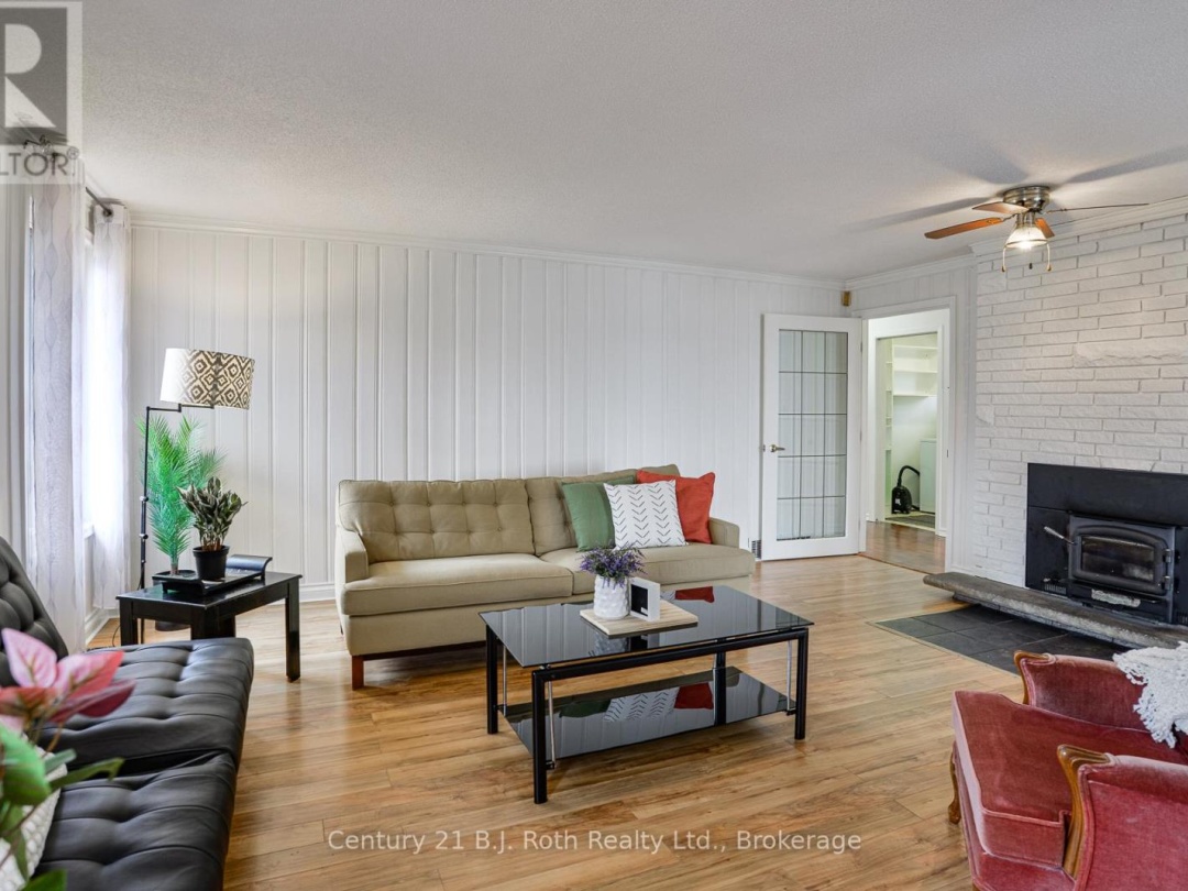 231 VICTORIA CRESCENT, Lake Simcoe