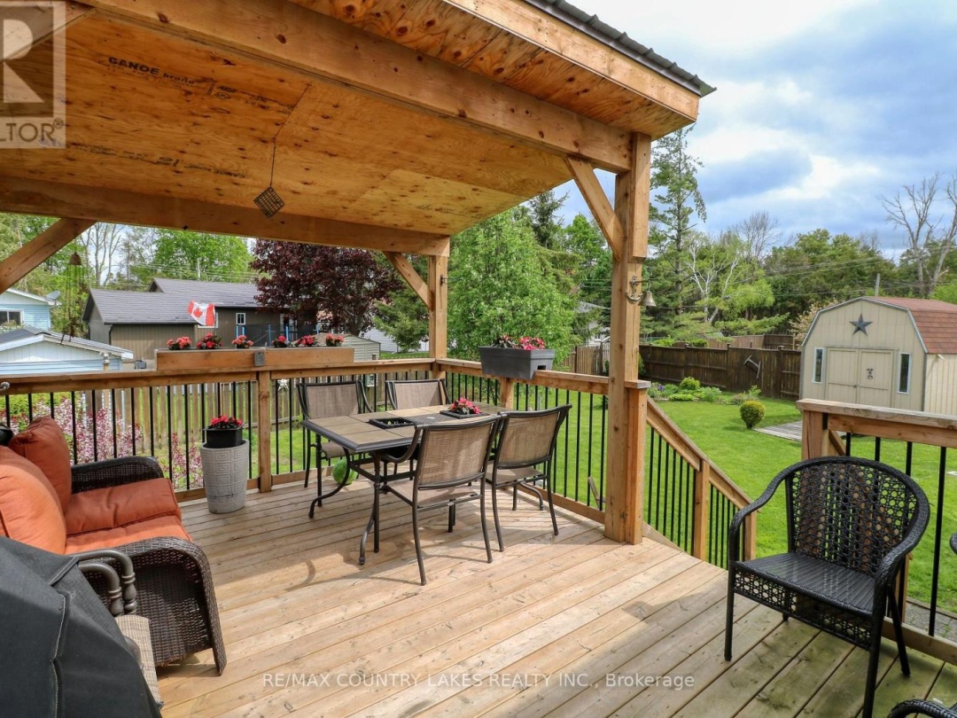 86 Beechwood Avenue, Lake Simcoe