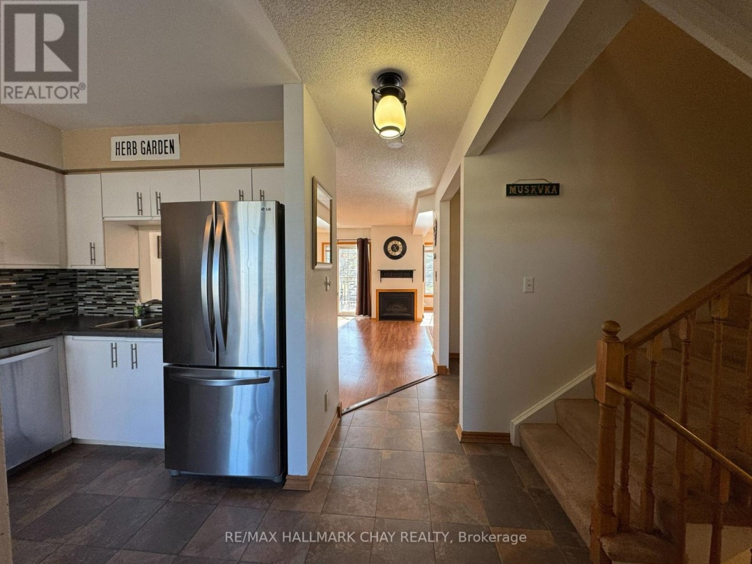 20 Liza Crescent, Lake Muskoka
