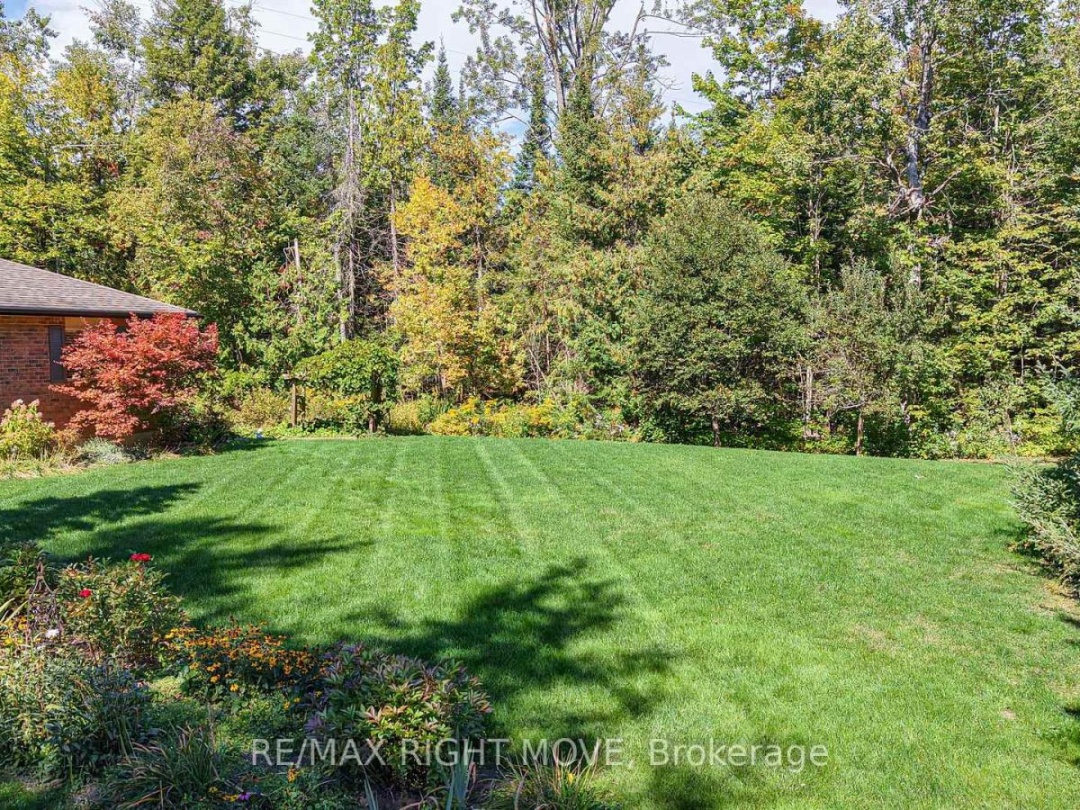 1892 CARRIAGE COURT, 