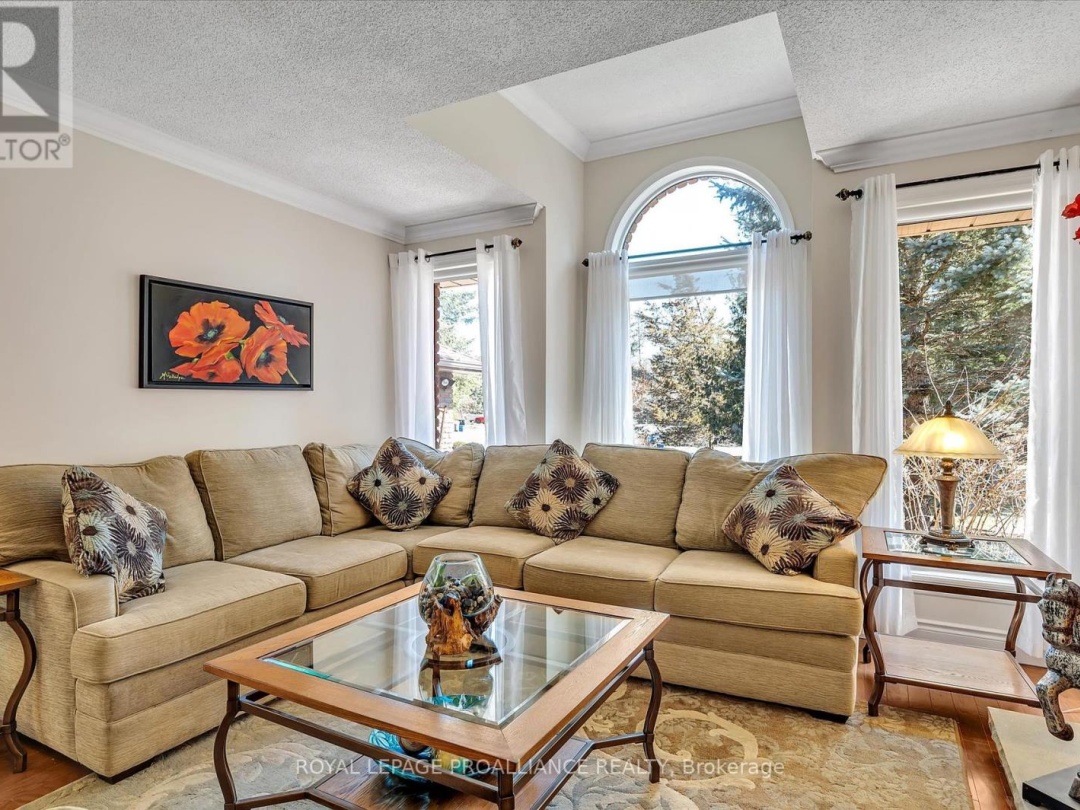 2 Patricia Place, Pigeon Lake