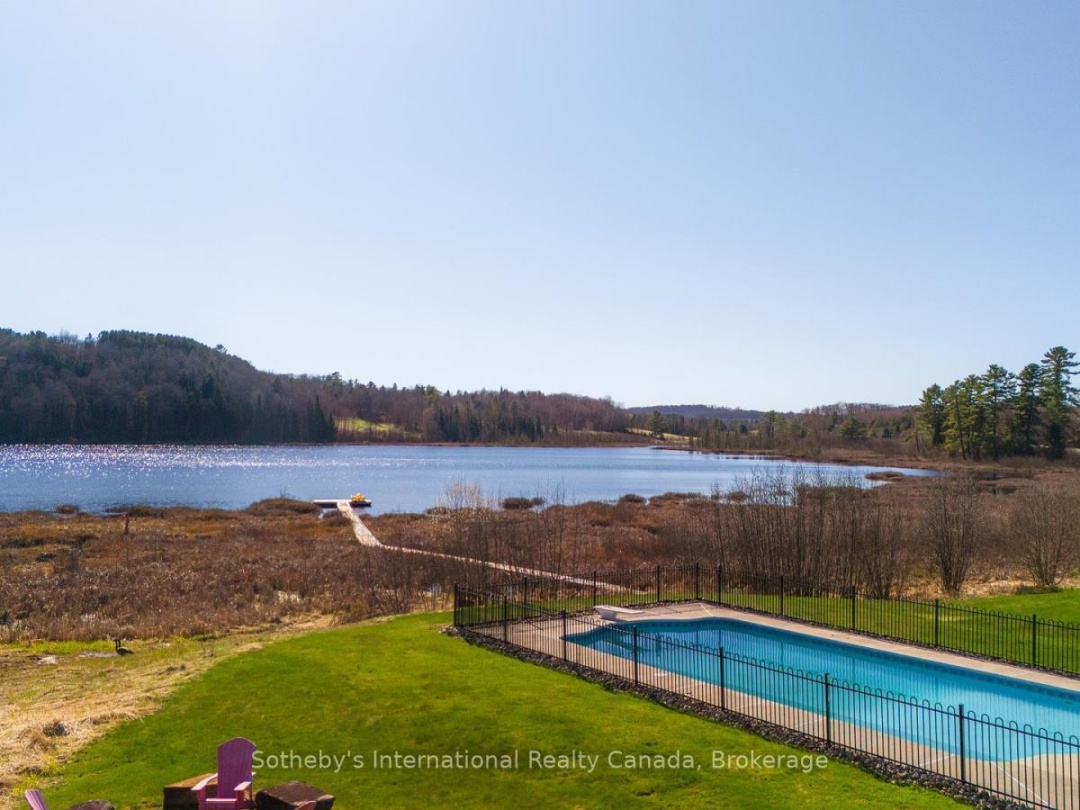 427 West Browns Road E, Weeduck Lake