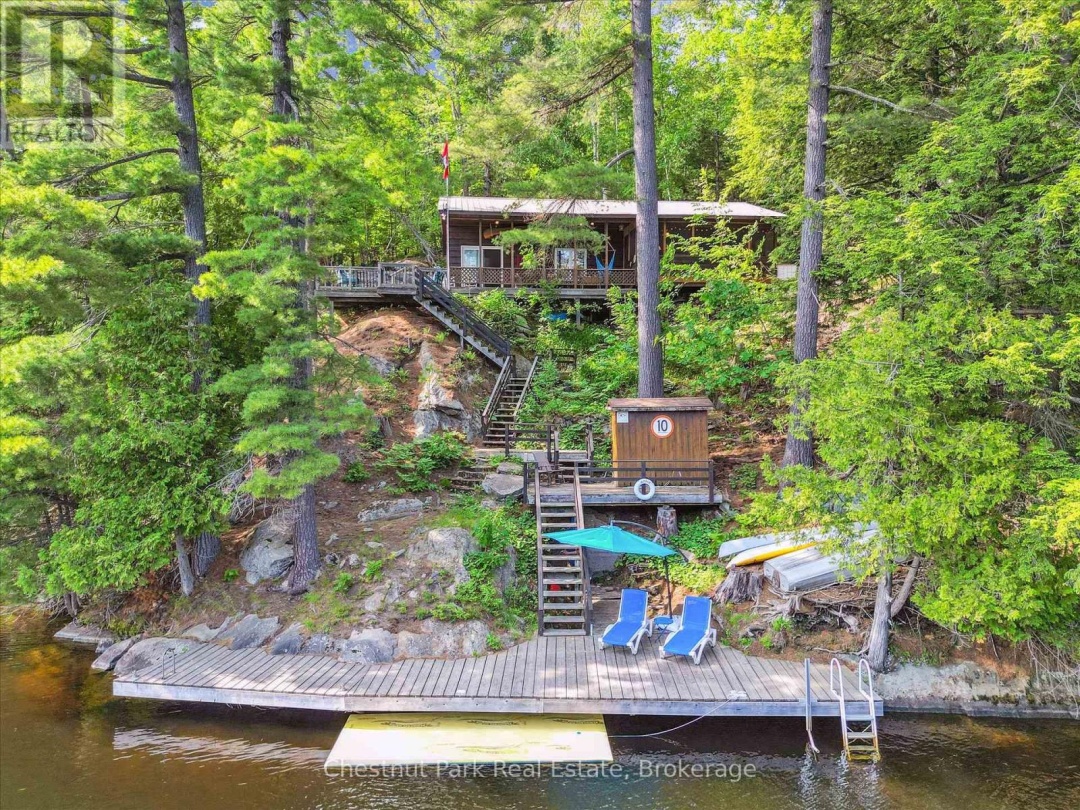 1082 MAPLEWOOD ROAD E, 