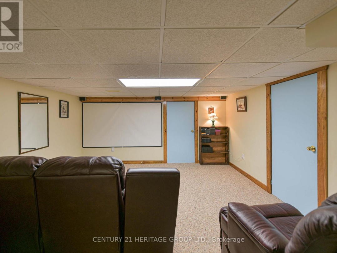 19 SPRINGWOOD CRESCENT, 