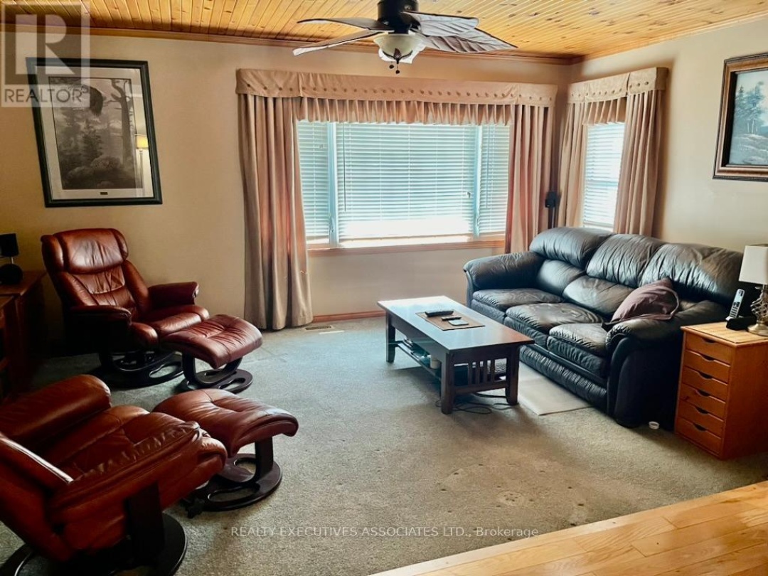 22 Lakeview Boulevard, Lake Scugog