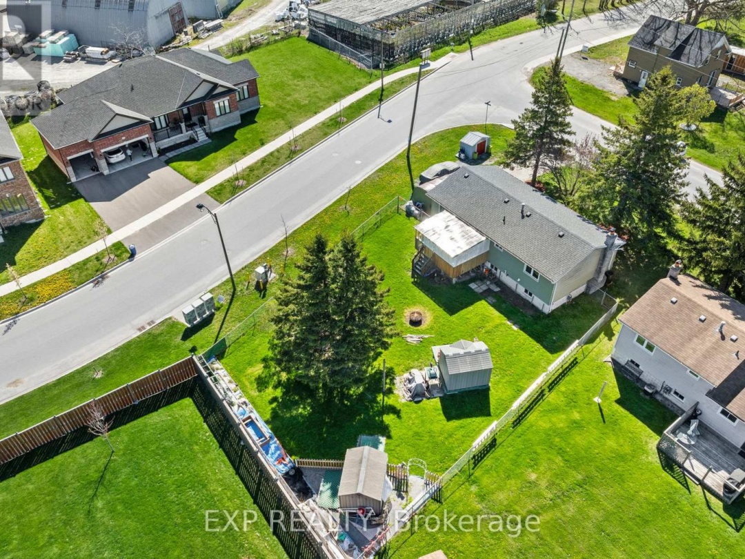 354 LAKELAND CRESCENT, 