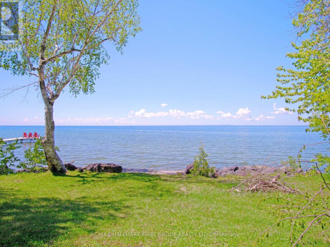 2196 Lakeshore Drive, Lake Simcoe