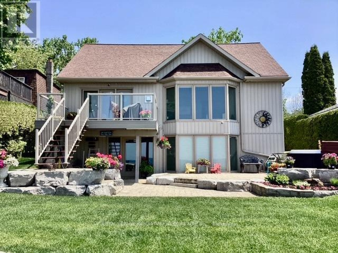 24 MCLENNANS BCH ROAD, Lake Simcoe