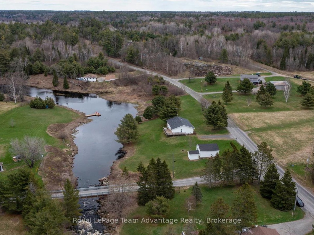 142 Broadbent Road, Manitouwabing Lake